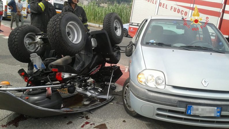 Incidente stradale a Lamezia Terme, un feritoScontro tra un'auto e un quad che si ribalta