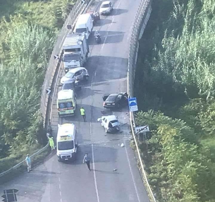 Scontro fra auto nei pressi di Paola Ragazza trasportata in elisoccorso a Cosenza