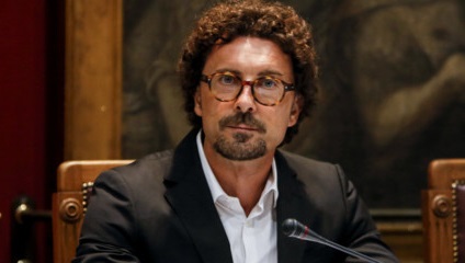 Aeroporto di Salerno, conferenza stampa con il Ministro Toninelli