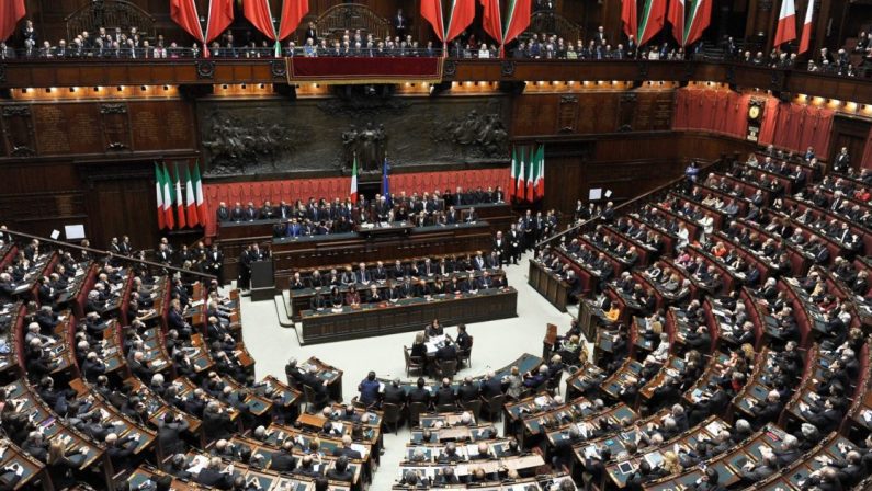 Ritorno al  parlamento che lavori senza tentazioni di colpi di mano