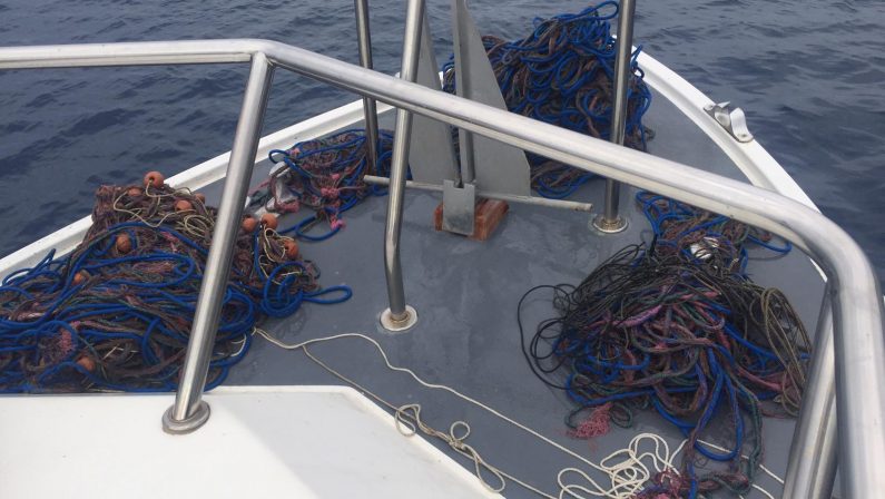 Attrezzi da pesca irregolari sequestrati ad Amantea  La capitaneria di porto trova una rete “imbrocco”