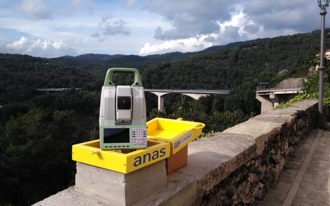 FOTO – L’Anas monta nuovi sensori sul viadotto Cannavino  Le immagini dell’attività svolta da operai e tecnici