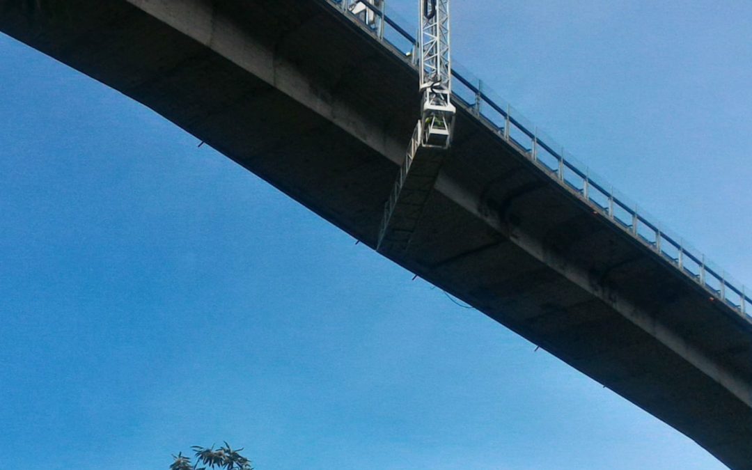 Il montaggio del sistema di monitoraggio sul viadotto Cannavino