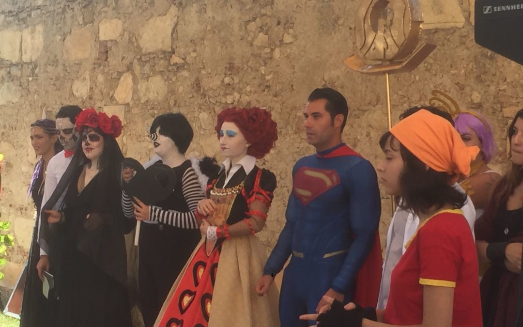 Alcune maschere in gara per il cosplay