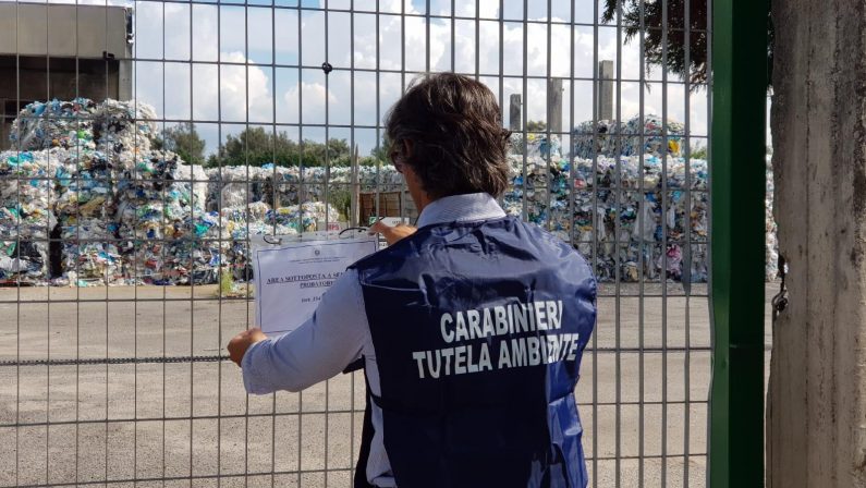 Ambiente, azienda sequestrata e arresto a ReggioLavorava rifiuti nonostante chiusura precedente