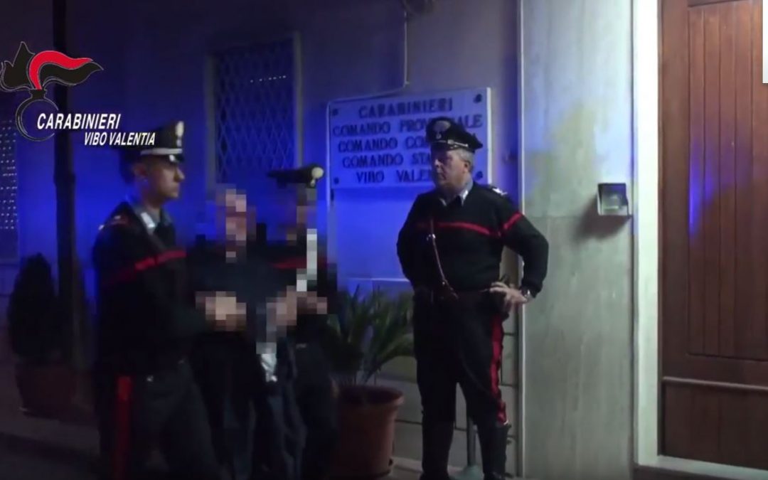 Sequestrata e selvaggiamente picchiata per diverse ore  Tre persone arrestate nel Vibonese, c’è anche il compagno della vittima
