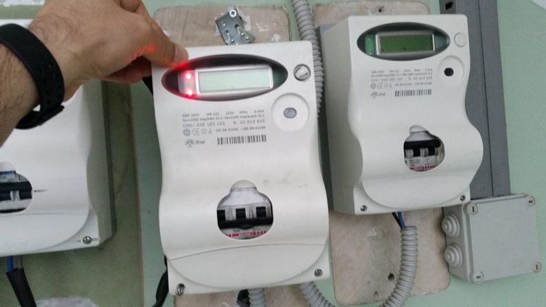 Scoperto furto di energia elettrica a Crotone e CutroArrestate 2 persone, danni per oltre 140 mila euro