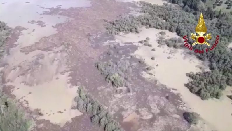 VIDEO - Maltempo in Calabria, il sopralluogo aereo dei vigili del fuoco sulle aree colpite nel vibonese