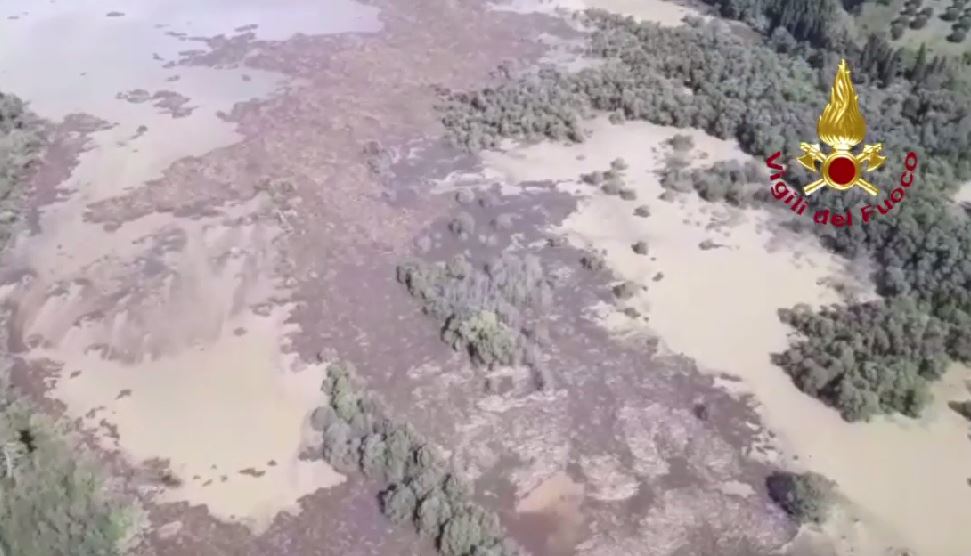 VIDEO – Maltempo in Calabria, il sopralluogo aereo dei vigili del fuoco sulle aree colpite nel vibonese