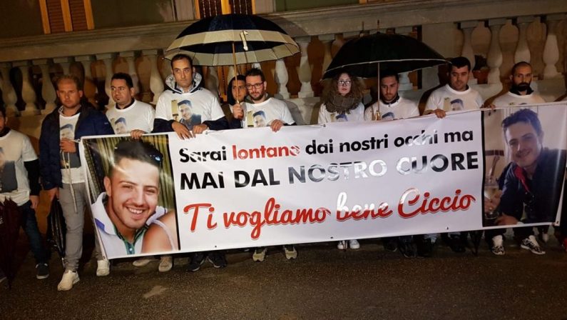 Francesco Vangeli, la marcia silenziosa di Scalitiper ricordare il 26enne scomparso il 10 ottobre