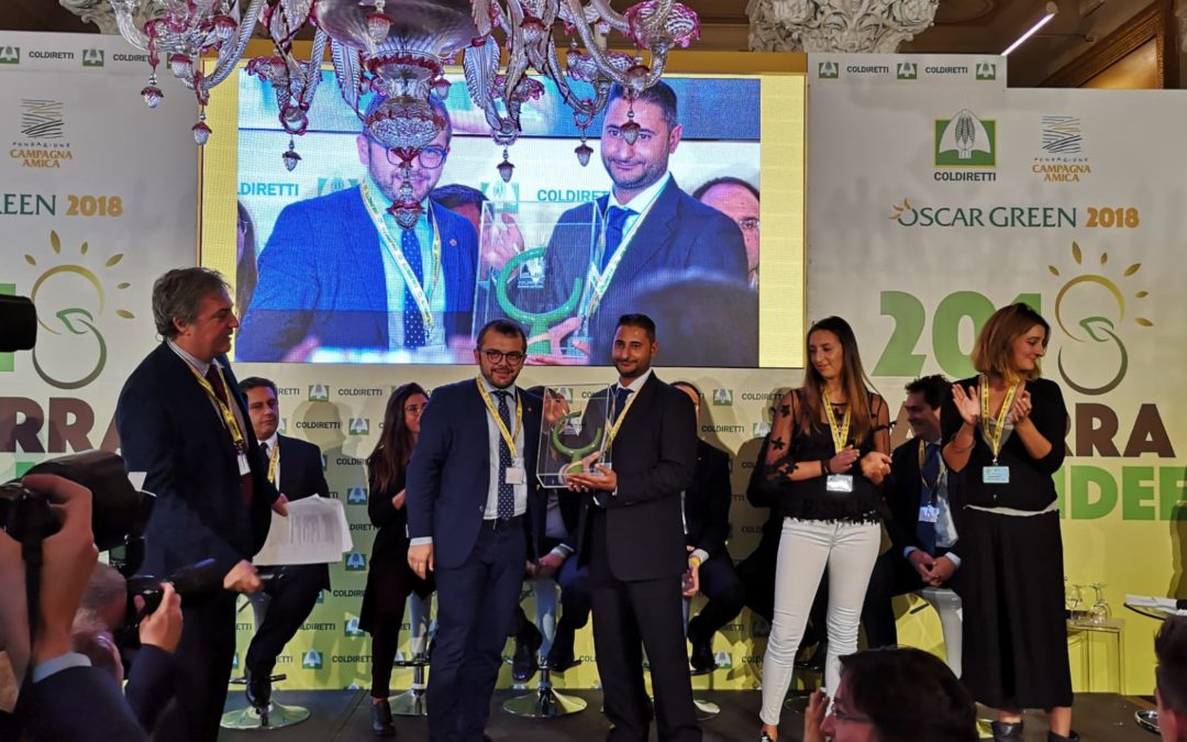 La consegna del premio a Glauco Gallo