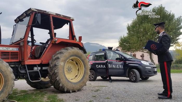 Due arresti per furto e ricettazione di veicoli agricoli tra Basilicata e Calabria