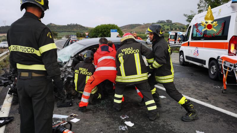 I soccorsi per l'incidente sulla statale 107