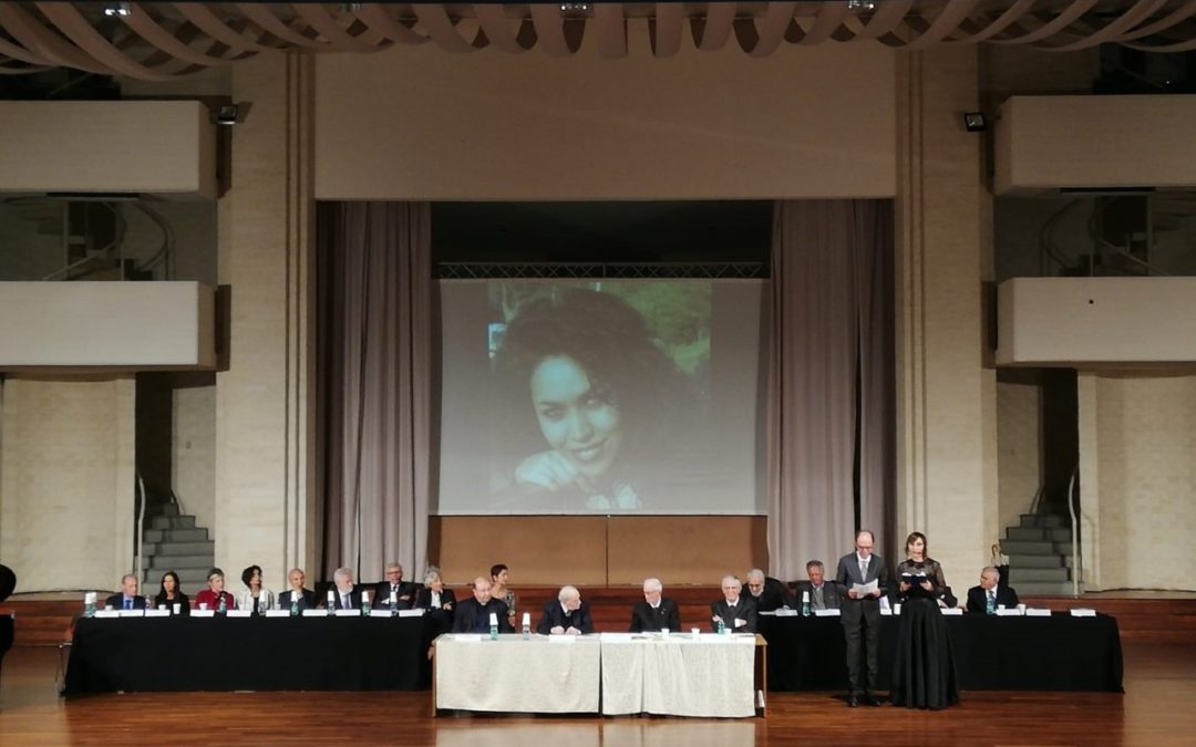 Una foto di Angela Ferrara durante la premiazione del Premio letterario Basilicata ieri a Potenza