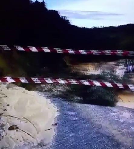 VIDEO – Maltempo in Calabria: la statale 110 del Vibonese non esiste più, franata la strada