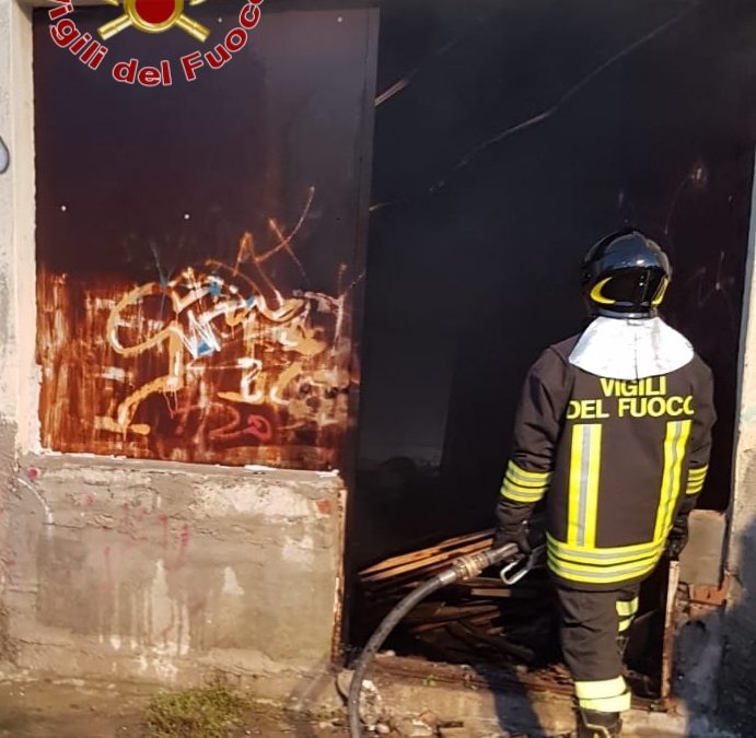 L'incendio nel capannone