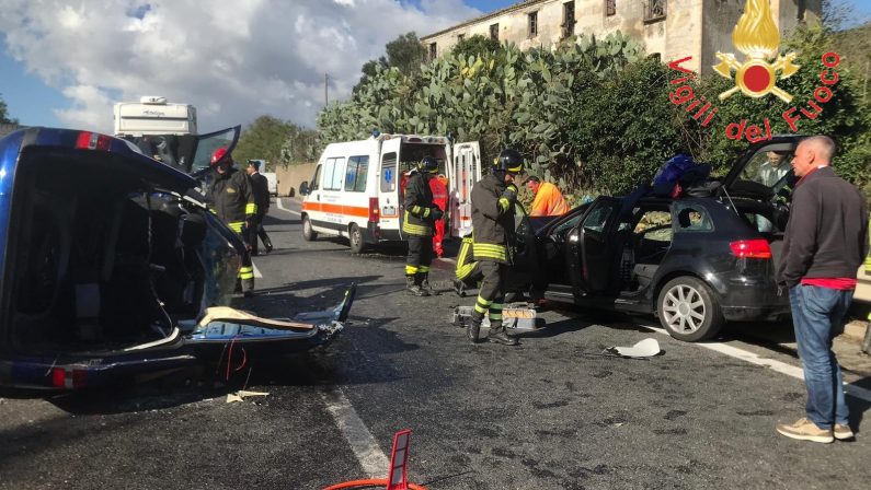 Incidente stradale nel Catanzarese, 6 feriti, 4 graviLo scontro ha coinvolto due auto sulla statale 280