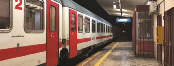 L'Intercity bloccato a Baragiano