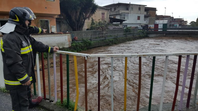 Maltempo, la pioggia flagella ancora la Calabria  Fiumi sorvegliati nel Reggino. Ma il meteo migliora