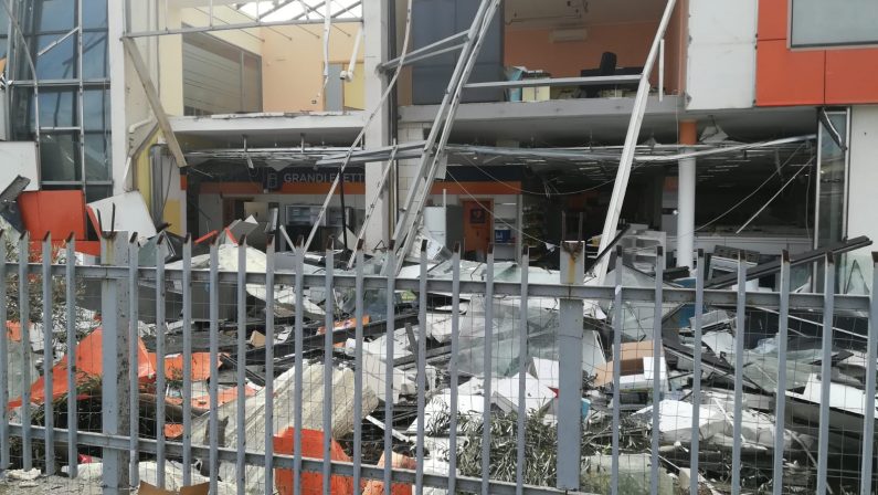 Maltempo, aziende in ginocchio: lavoro a rischioA Crotone scatta anche l'allarme ambientale