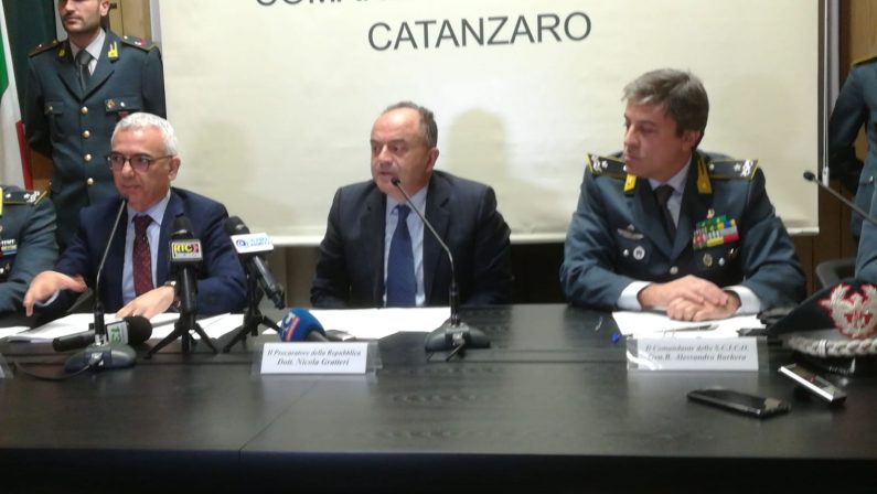 VIDEO - 'Ndrangheta e politica, Gratteri: «In 8 anni nessuna gara per le ambulanze»