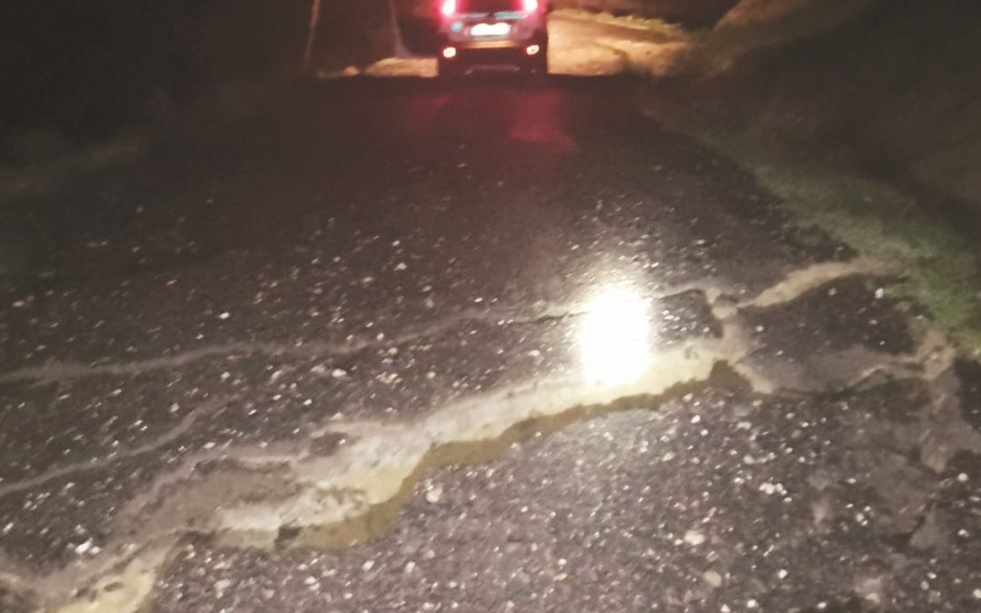 FOTO – La frana della strada di San Lorenzo: danni ingenti