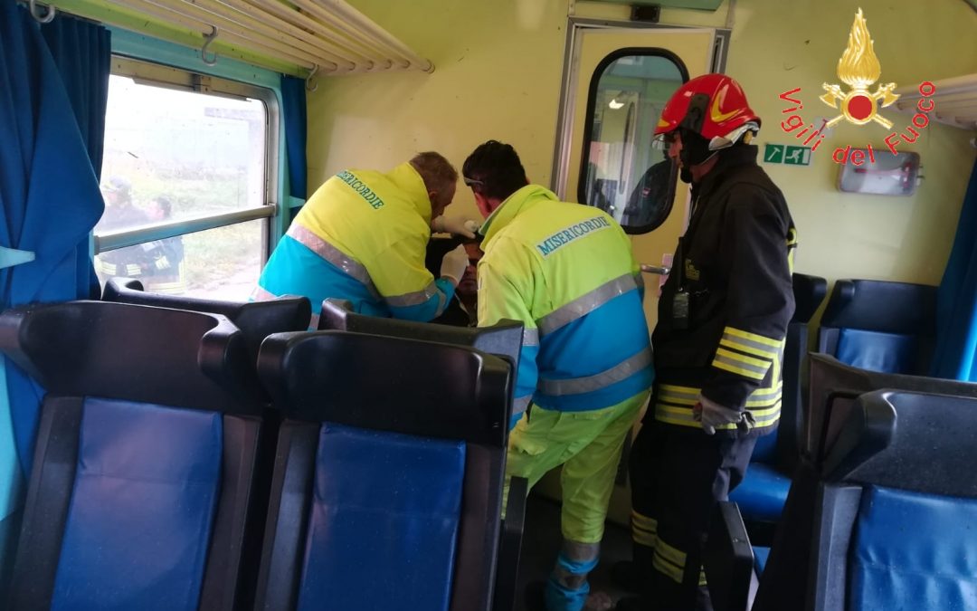 I soccorsi ai feriti sul treno