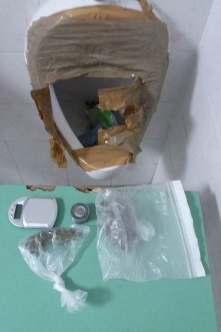 La droga scoperta in una scuola di Lamezia