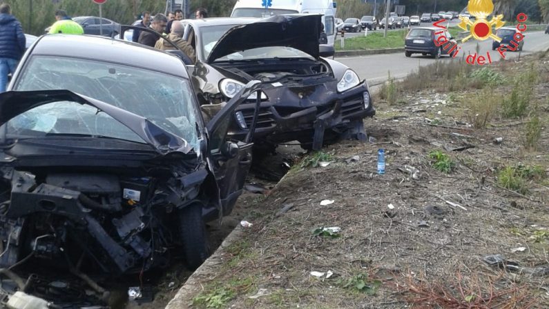Incidente stradale a Lamezia, due auto coinvolteMorta la donna rimasta ferita insieme al marito