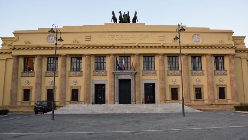 Suicidio in carcere di Rosario Primo MantinoLa procura di Messina apre una indagine 