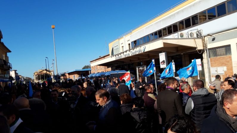 Protesta Lsu e Lpu a Lamezia, indagati sindacalistiCoinvolti i segretari regionali di Cgil, Cisl e Uil