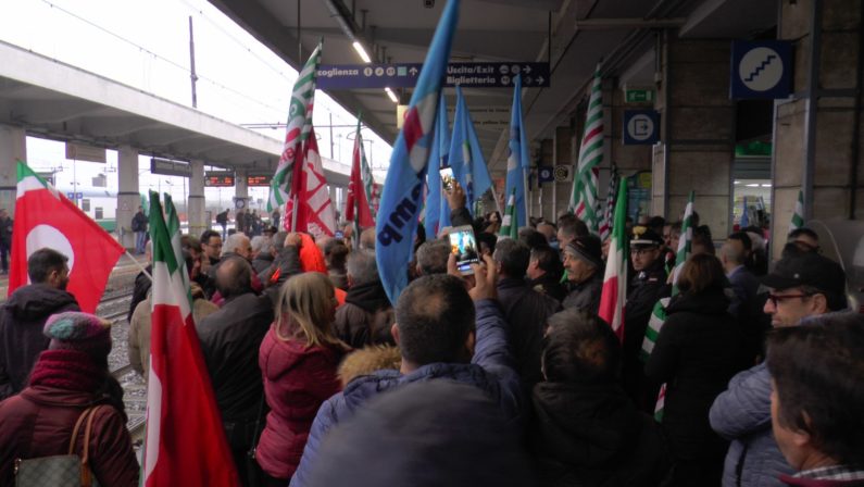 Protesta Lsu Lpu, c'è l'emendamento ma non i soldiSale lo scontro nel Governo per i lavoratori calabresi