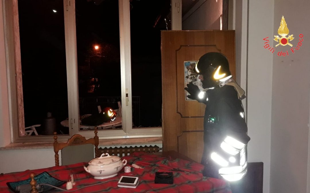 Gli interni dell'abitazione in cui si è verificata l'esplosione
