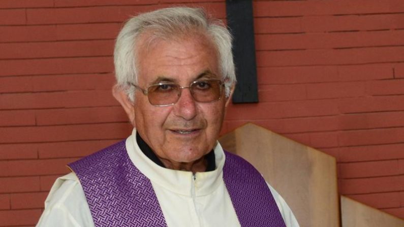 Omicidio a Sibari, sacerdote ucciso a sprangateCadavere trovato nel sangue davanti alla chiesa
