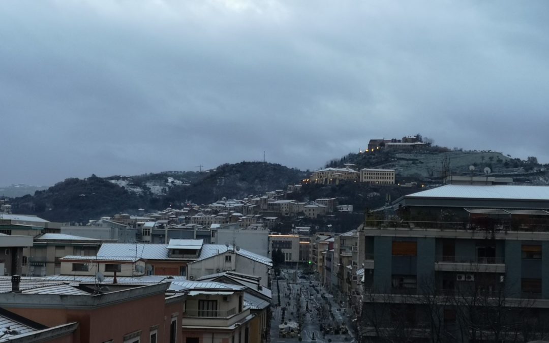 La città imbiancata dalla neve