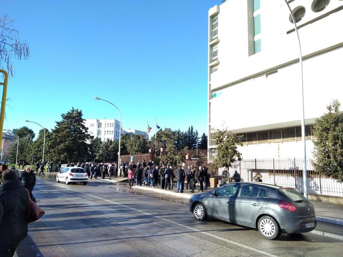 Il tribunale di Matera evacuato dopo l'allarme bomba di stamattina