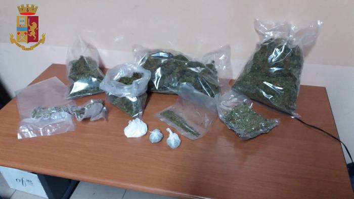 Un chilo e mezzo di marijuana nascosta in casa  Arrestato ai domiciliari un 25enne a Campo Calabro