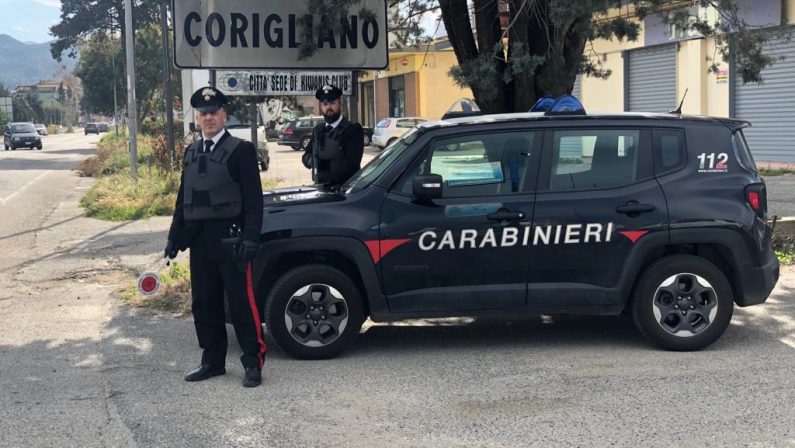 Evade dagli arresti per buttare la spazzaturaArrestato dopo essere uscito di casa nel Cosentino