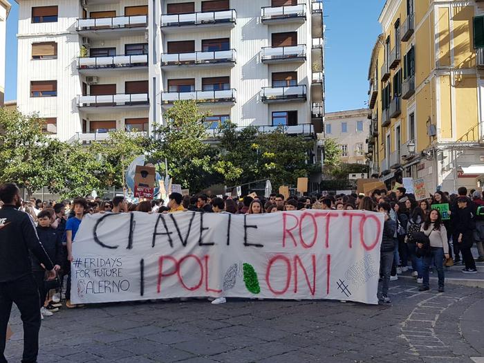 Sciopero clima, folla nelle piazze della Campania