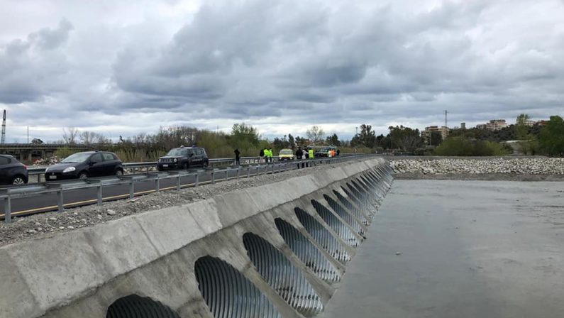 Aperto il “guado” sul fiume Allaro nel Reggino  Il tracciato consente la circolazione sulla statale 106