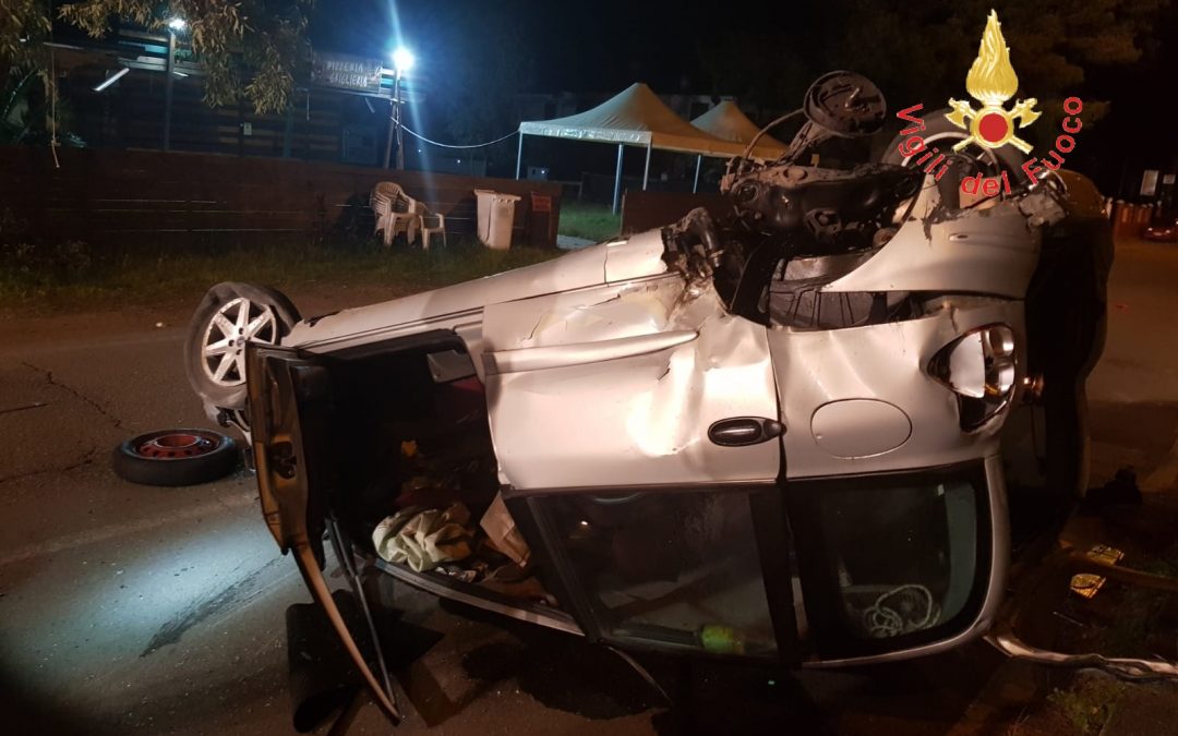 FOTO – Incidente stradale nel Catanzarese: due auto coinvolte e cinque feriti