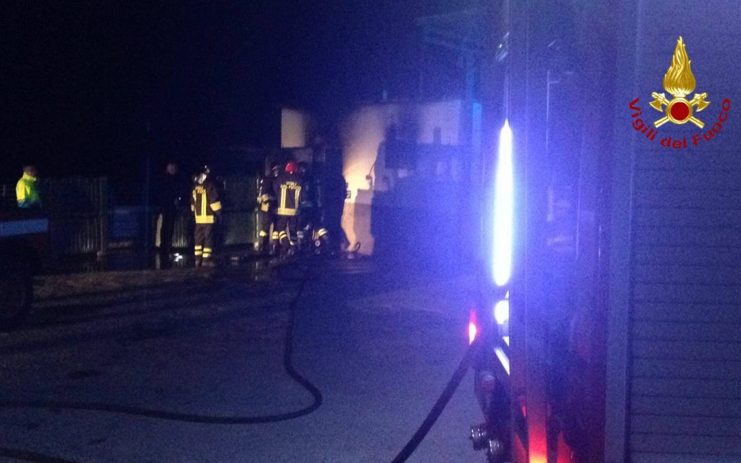 L'incendio nella struttura del Crotonese