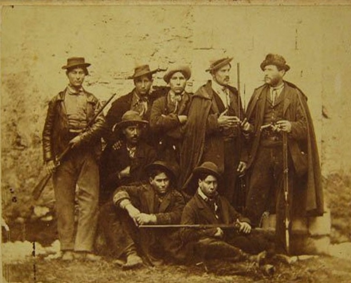 Una banda di briganti dell'Aspromonte fotografata all'inizio del 1880