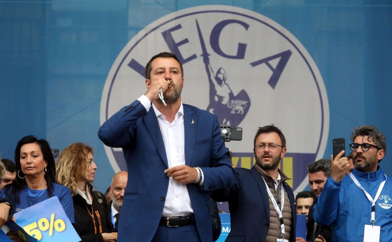 Matteo Salvini rosario.jpg