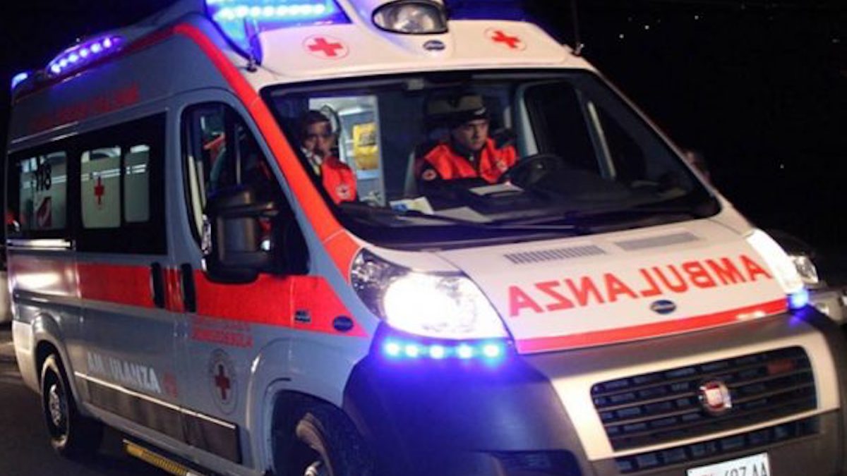 Allarme ambulanze ciclista cade a Vibo e lo soccorre l’ambulanza da Lamezia
