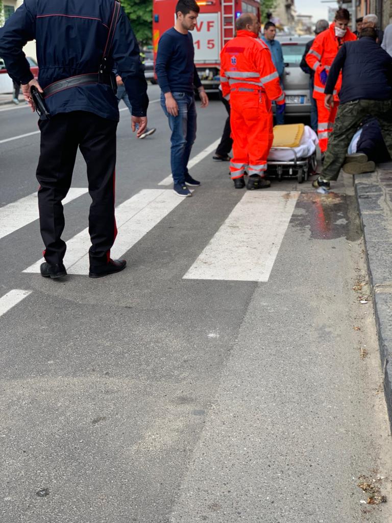 VIDEO - Incidente sul lavoro in una lavanderia del Catanzarese, due intossicati gravi