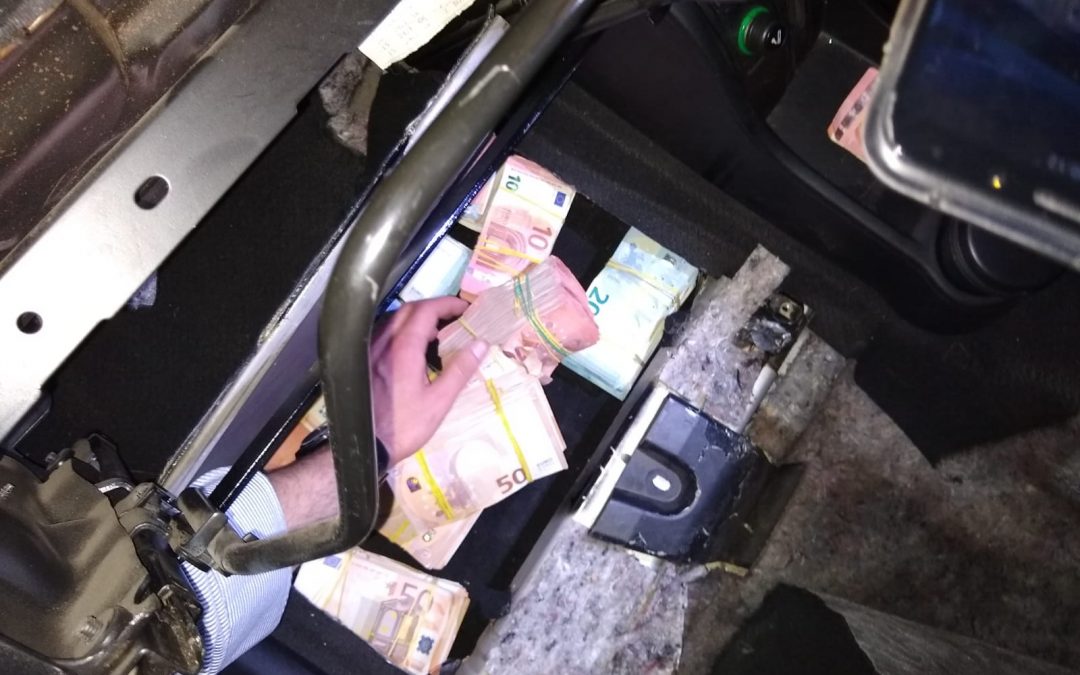 Il denaro scoperto in auto