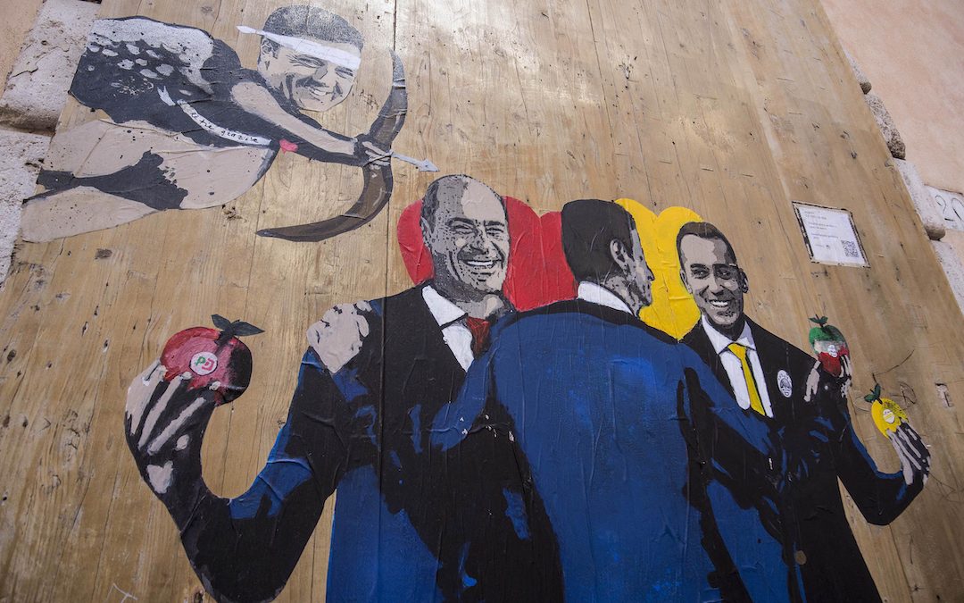 Il murale di TVBOY "Le Tre Grazie" che sintetizza le frecce avvelenate di Renzi alla coalizione di governo