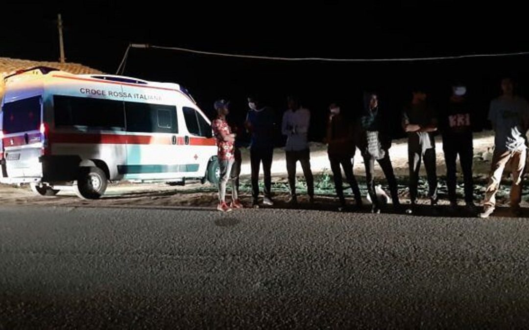 Migranti soccorsi a Crotone
