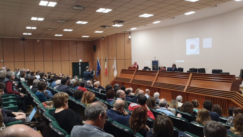 Elezioni rettore, i candidati si presentano all'UnicalCon la prima assemblea al via la campagna elettorale